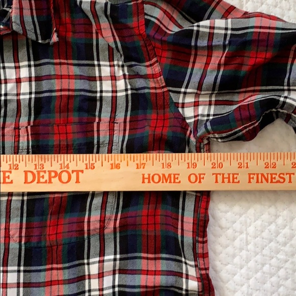 🐣 Eddie Bauer Soft Plaided Button Down Shirt 🐥 - Picture 6 of 7
